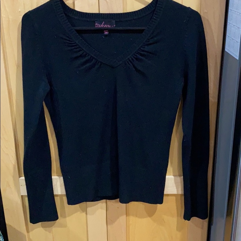 Black long sleeve sweeter